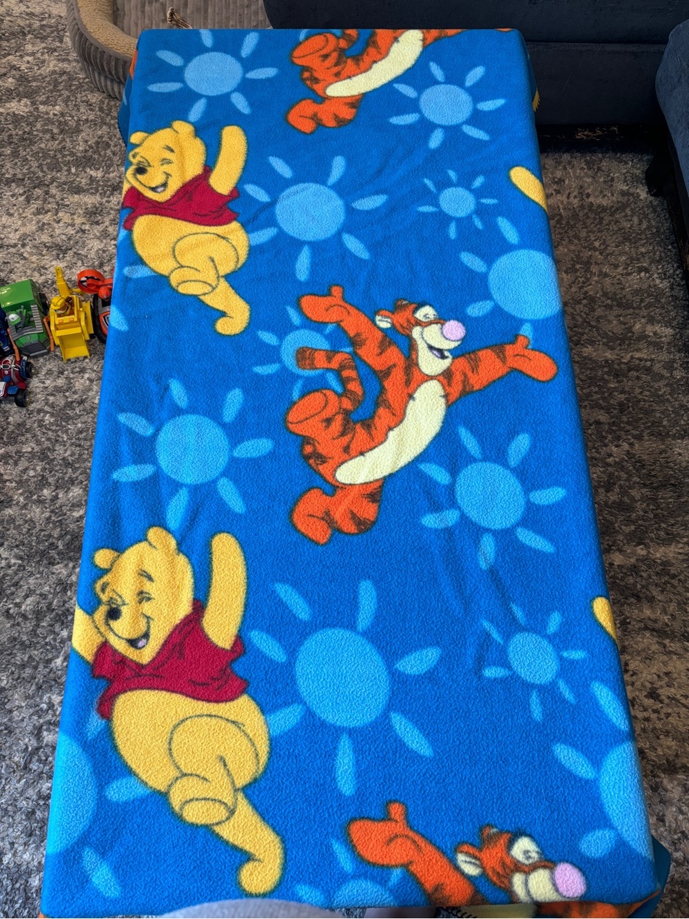 Vintage 2000s Y2K Winnie the Pooh Fleece Blanket Tigger Sun Sunshine Blue